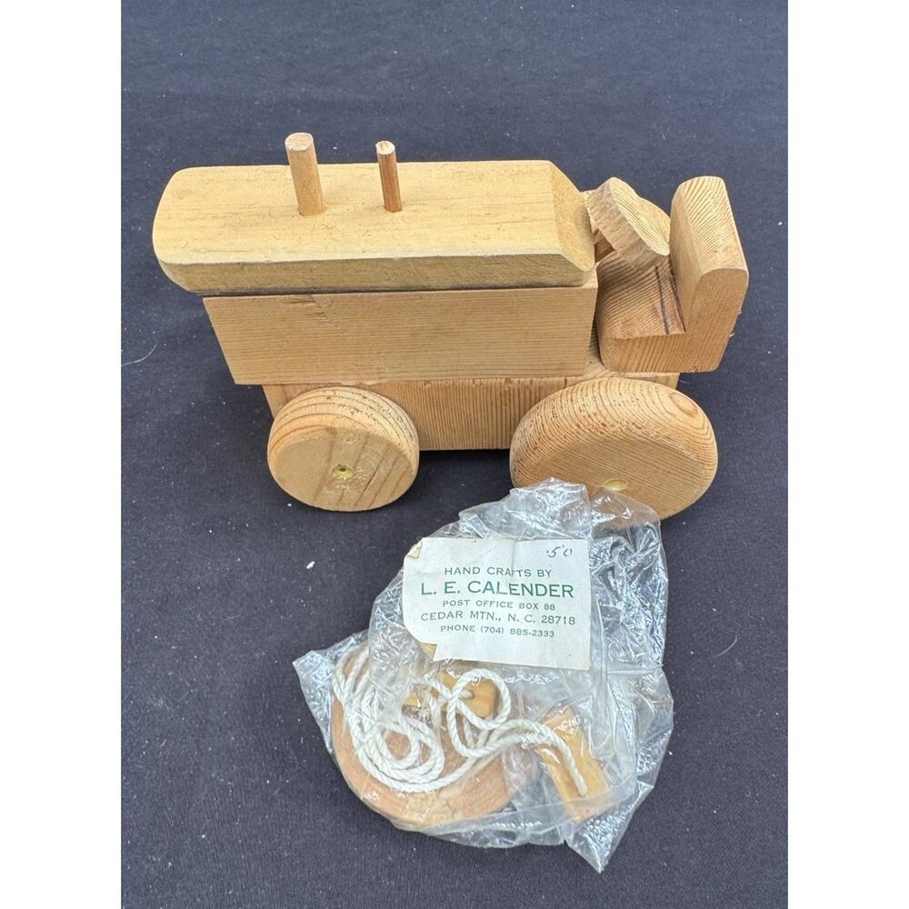 Vintage Handmade & Carved In Nc Wood Pull String Tractor Excellent!